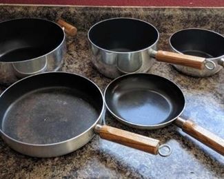 	Set of Pots and Pans