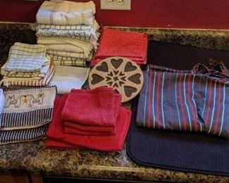 	Kitchen Towels, Dish Matt, Hot Pads and More