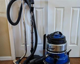 	Blue Max Air 2000 Vacuum