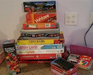 	Assorted kid's games / playing cards