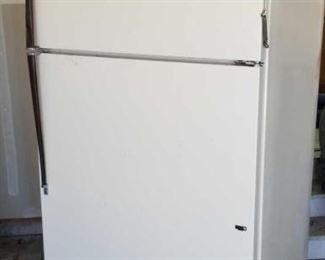 	Refrigerator Kenmore