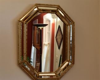 Frames Octagon Mirror