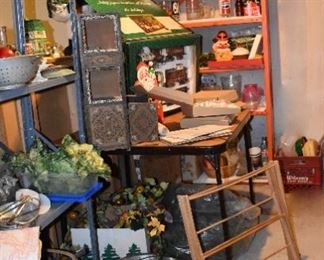 Christmas, Kitchen Collectibles, Train