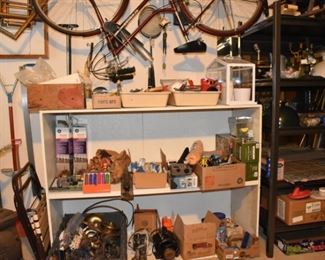 Glass Planter House, Candles, Lawn Chair, Led Christmas Lights, Grundig Radio, Electronics, Motor, Misc