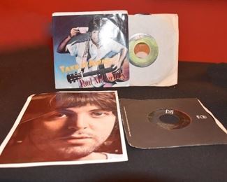 Paul McCartnet Beatles Photo, 3 Records