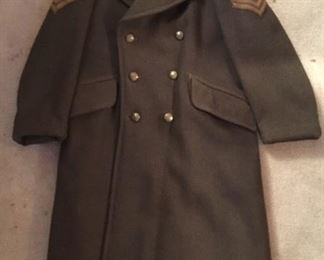 WWII Canadian army "greatcoat" (overcoat) & beret. Winter Issue, sz. M. Sgt strips insignia attached