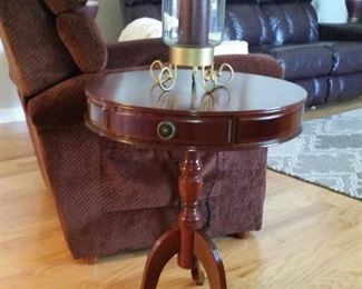 A closer look at the mahogany drum table