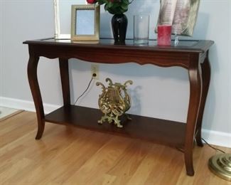 A closer look at the cherry console table