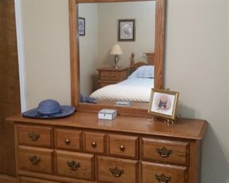 Oak dresser with mirror