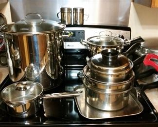 Assortment of cookware including several pieces by Townecraft