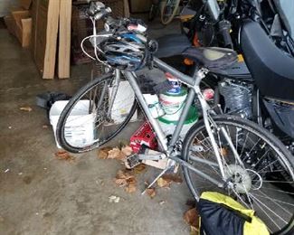 Trek 7.3 FXI 22.5 Men's Asking $750. Barely ever used!