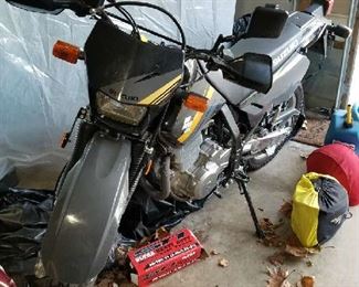 Suzuki DR650 2016 MC Only 900 miles on this bike!