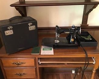 Vintage Singer Portable Electric Sewing Machine 3-110 Volts