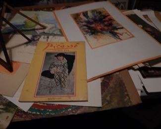 Lots of art to choose from.