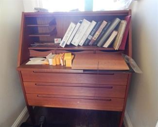 Sweet Danish writing desk