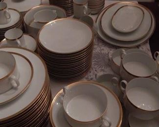 Full set white and gold German Thomas pattern.