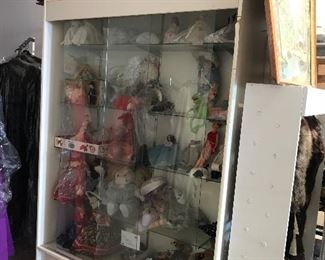 Display Unit w/ Glass doors and shelving $100