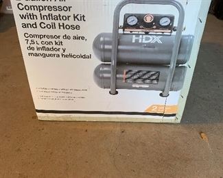 #38	HDX 2 gallon air compressor 100 psi new in box 	 $40.00 
