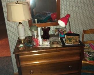 Dresser/mirror