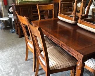Very nice dining room set!  6 chairs and a buffet.