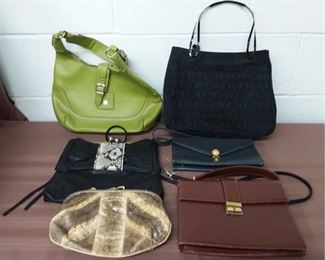 Lot Of 6 Purses
Lot #: 3