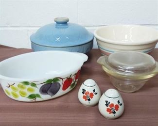 Kitchenware
Lot #: 45