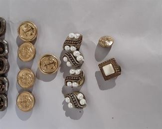 Button Covers
Lot #: 75