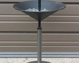 Stand
Lot #: 84
