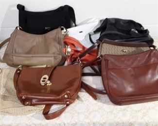 Lot Of Purses
Lot #: 86