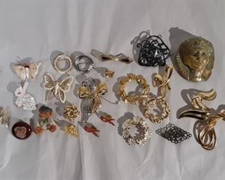 Lot Of Estate Jewelry Brooches
Lot #: 147