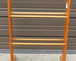 Blanket Rack
Lot #: 152