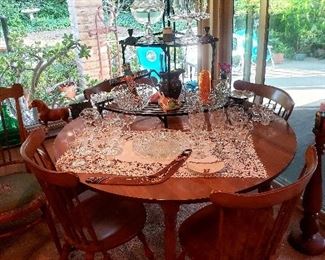 Kitchenette Table 4 Chairs 2 leaves