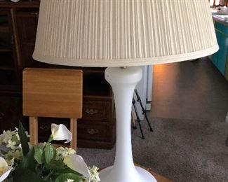 Very cool mid-century modern table lamp.