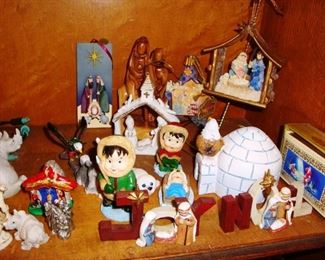 Nativity pieces & figurines