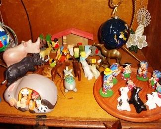 Nativity pieces & figurines