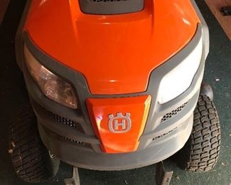 Husqvarna YT42DXLS riding mower. Purchased new 1/2018. 