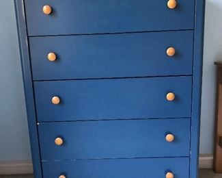 Matching chest of drawers 