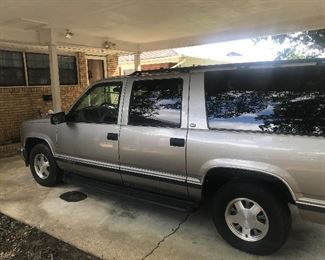 1999 Chevrolet Suburban with 199,939 actual miles -one owner
