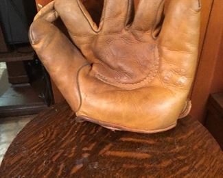 Vintage baseball glove SB70 USN