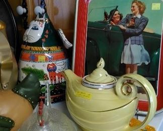 Vintage Coca-Cola tray, Hen on nest, Vintage Hall Aladdin tea pot, etc.