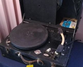 Portelic Portable Record Player Model 40M
