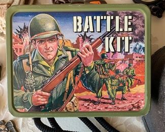Battle Kit metal lunch box in great condition