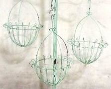 3 Basket pole planter