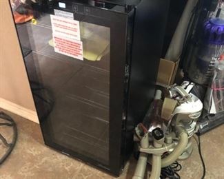 Wine Chiller / Refrigerator