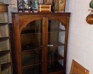 Ca. 1930 China or display cabinet