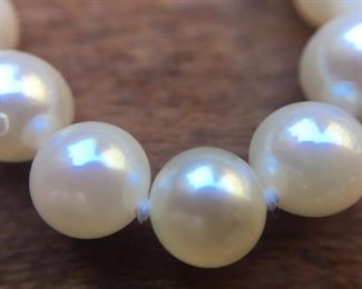 18” Cultured Pearl Necklace https://ctbids.com/#!/description/share/274607