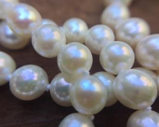 23” Cultured Pearl Necklace https://ctbids.com/#!/description/share/274609