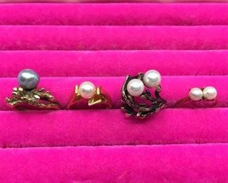 Four Pearl Rings https://ctbids.com/#!/description/share/274698