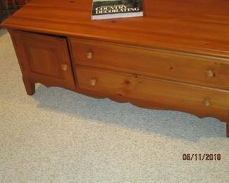 COFFEE TABLE WITH TWO DRAWERS AND DOOR