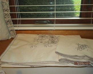 CUT WORK TABLE CLOTH AND MATCHING NAPKINS